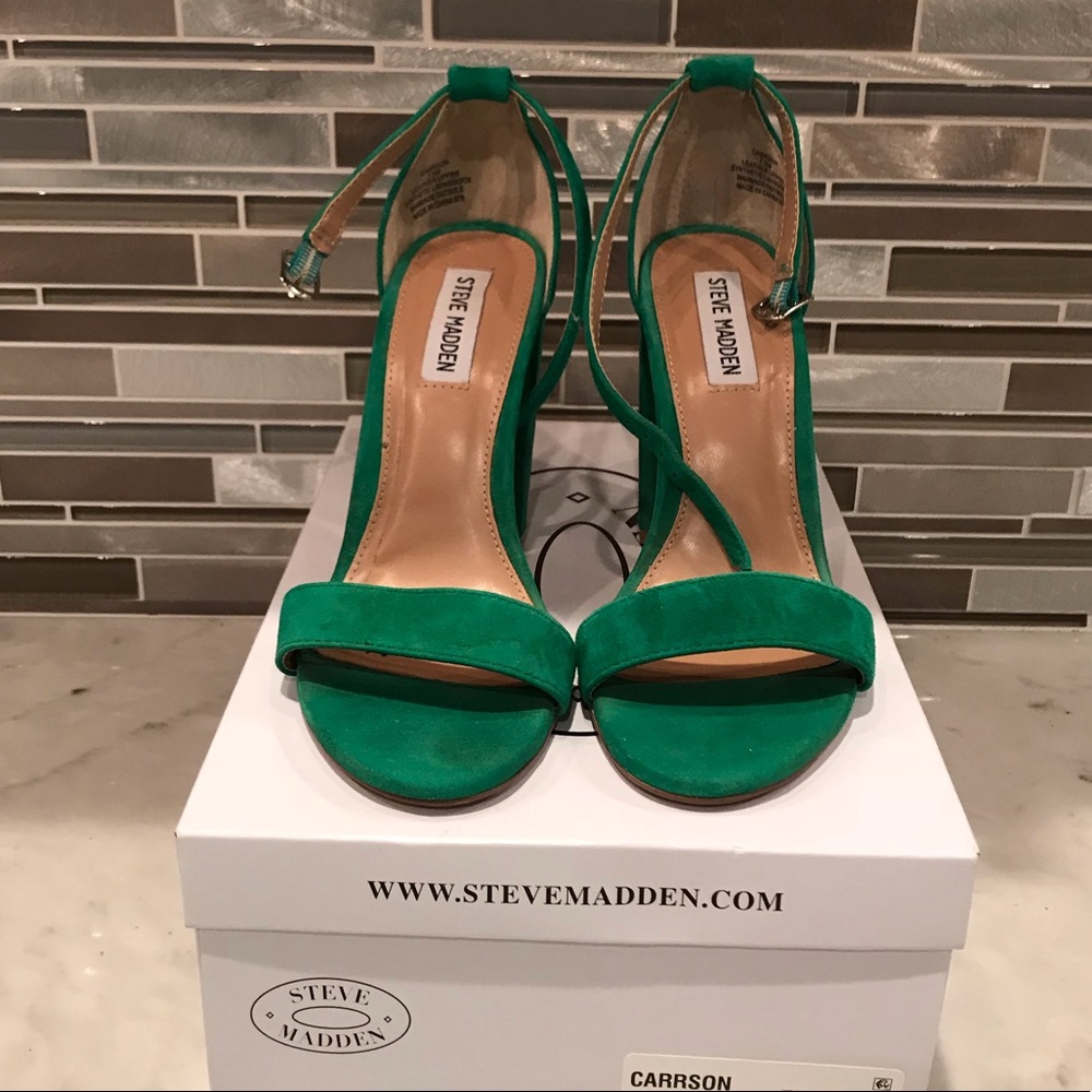 Steve Madden Green Sandals with Strap.